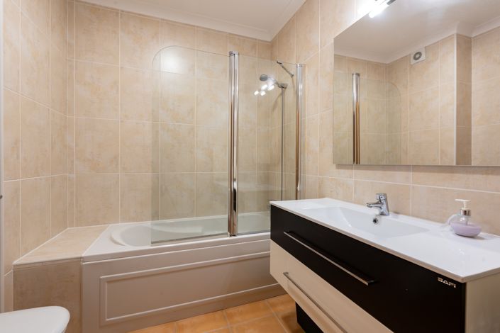 Image No.11-3 Bed Apartment for sale