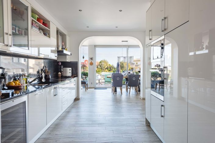 Image No.14-4 Bed Villa for sale