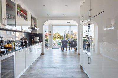 23-4572-78d1f4f8b6655591b02d22fabb36a692d73cc