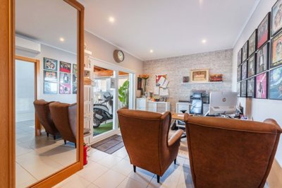 23-4572-78d1f4f8b6655591b02d22fabb36a692d73cc