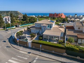 23-4572-78d1f4f8b6655591b02d22fabb36a692d73cc