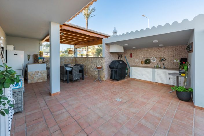 Image No.22-4 Bed Villa for sale