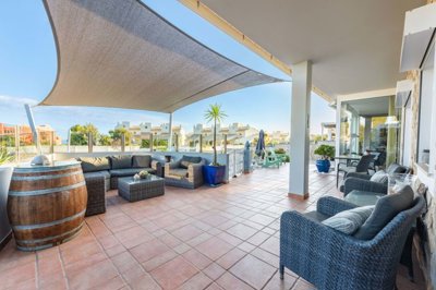 23-4572-78d1f4f8b6655591b02d22fabb36a692d73cc