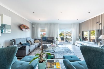 23-4572-78d1f4f8b6655591b02d22fabb36a692d73cc