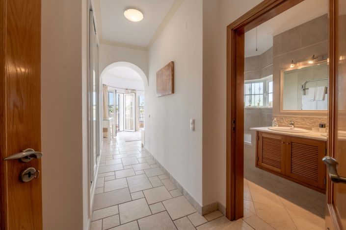 Image No.25-5 Bed Villa for sale