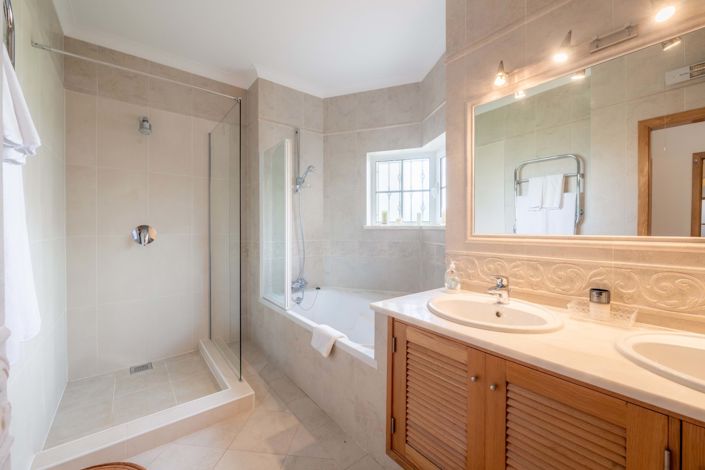 Image No.26-5 Bed Villa for sale