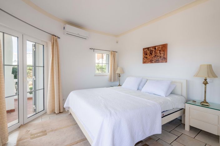 Image No.28-5 Bed Villa for sale