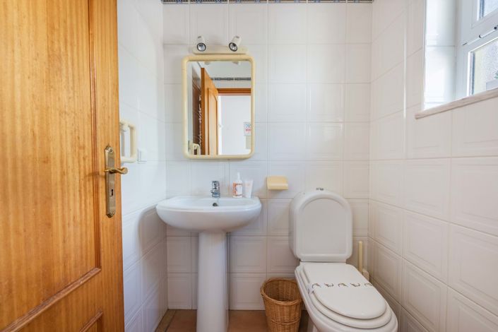 Image No.13-2 Bed Townhouse for sale