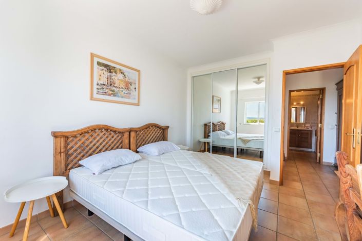 Image No.15-2 Bed Townhouse for sale