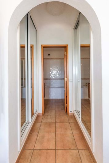 Image No.19-2 Bed Townhouse for sale