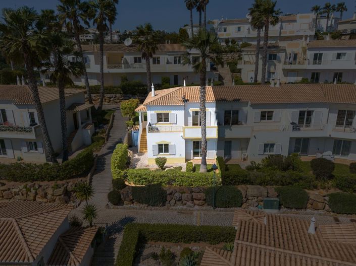 Image No.25-2 Bed Townhouse for sale