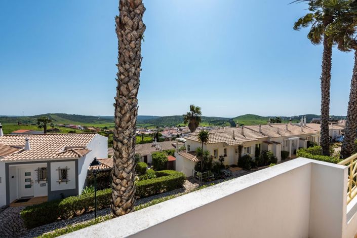 Image No.7-2 Bed Townhouse for sale