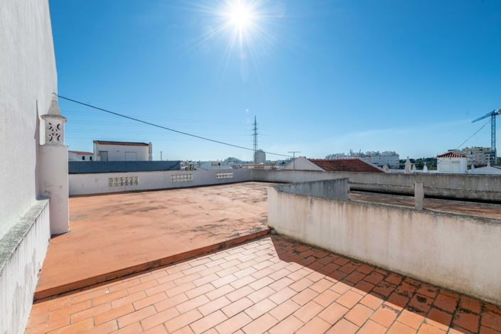 Image No.16-3 Bed Townhouse for sale