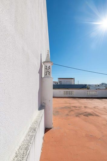 Image No.17-3 Bed Townhouse for sale