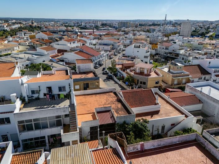 Image No.19-3 Bed Townhouse for sale