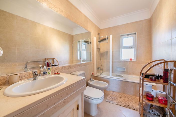 Image No.13-2 Bed Apartment for sale