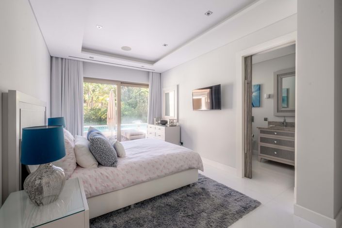 Image No.42-5 Bed Villa for sale