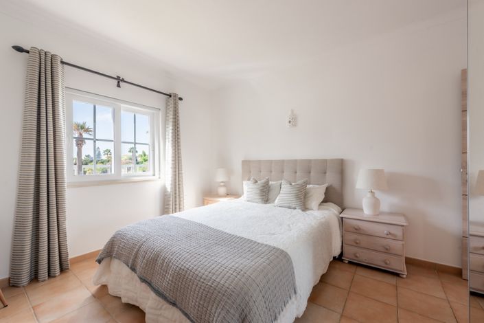 Image No.15-3 Bed Townhouse for sale