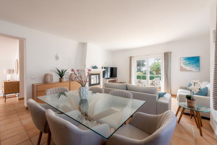 Image No.2-3 Bed Townhouse for sale