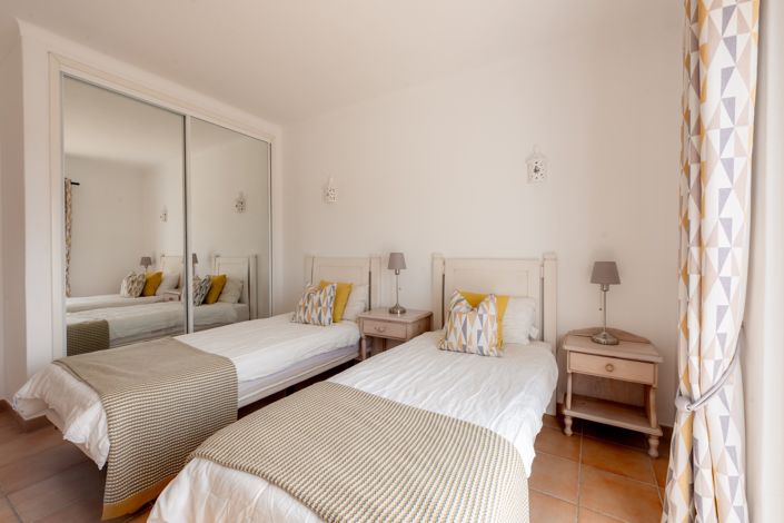 Image No.21-3 Bed Townhouse for sale