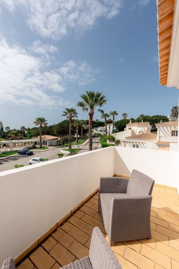 Image No.23-3 Bed Townhouse for sale