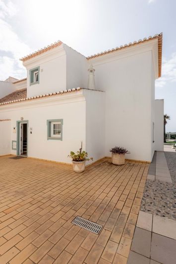 Image No.30-3 Bed Townhouse for sale