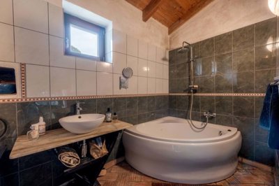 23-4574-78d1f4f8b6655591b02d22fabb36a692d73cc