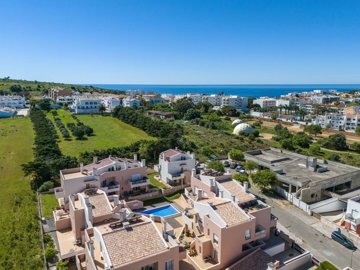 23-4571-78d1f4f8b6655591b02d22fabb36a692d73cc