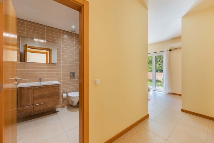 Image No.18-2 Bed Apartment for sale