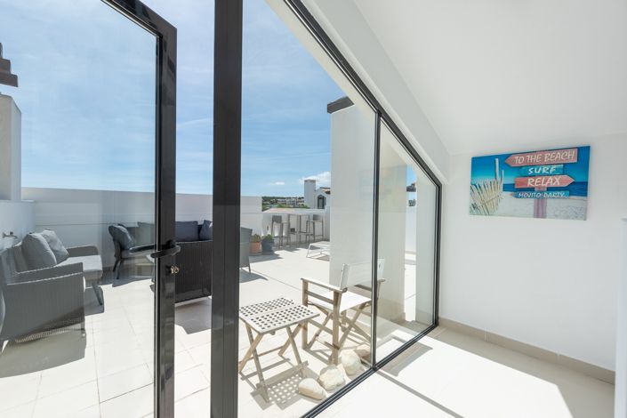 Image No.24-2 Bed Apartment for sale