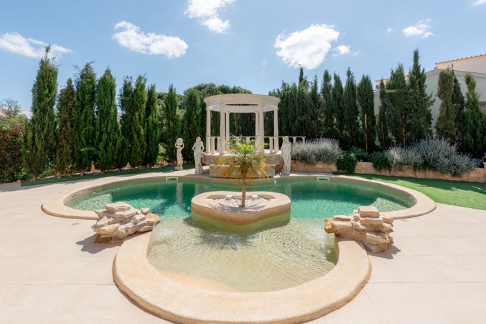 Image No.3-4 Bed Villa for sale