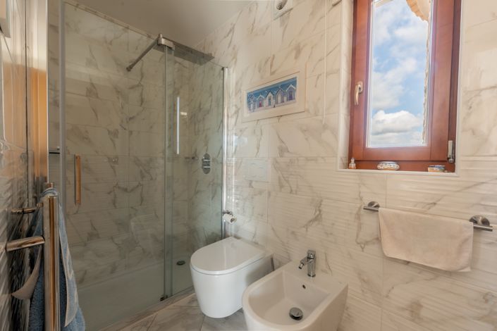 Image No.30-4 Bed Villa for sale