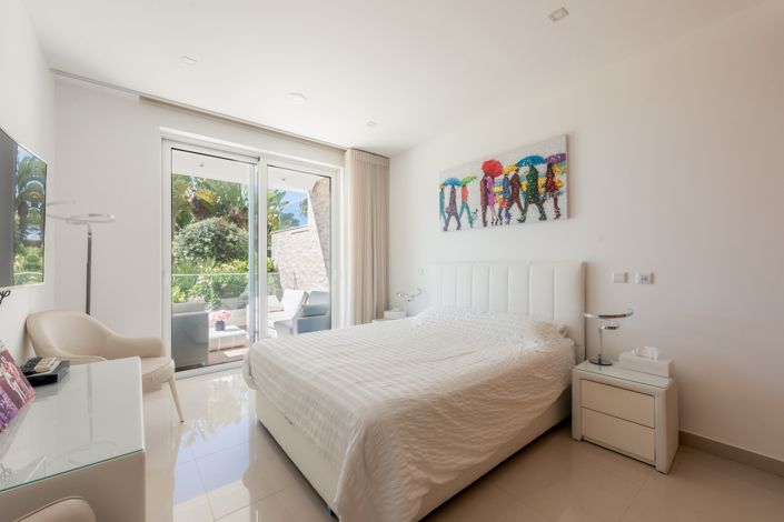 Image No.22-3 Bed Apartment for sale