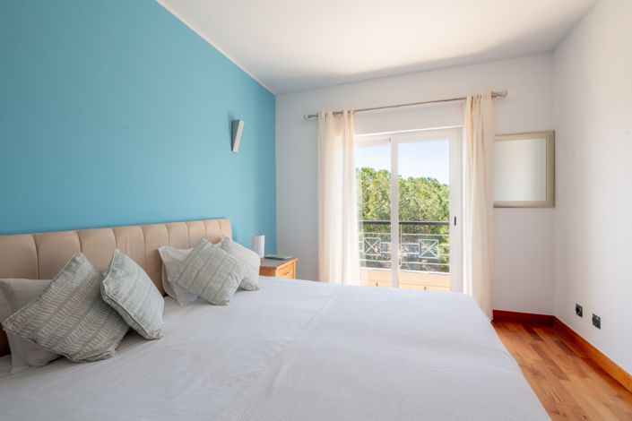 Image No.10-1 Bed Apartment for sale