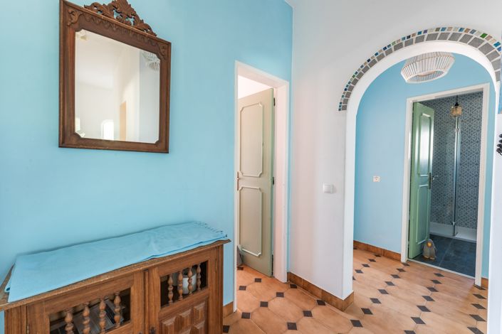 Image No.43-6 Bed Villa for sale