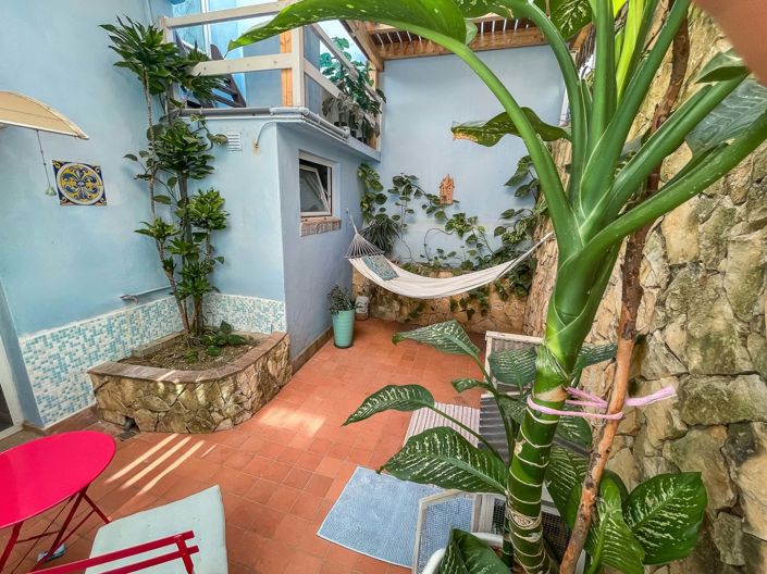 Image No.18-4 Bed Townhouse for sale