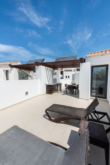 Image No.32-2 Bed Townhouse for sale