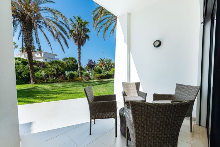 Image No.8-2 Bed Townhouse for sale