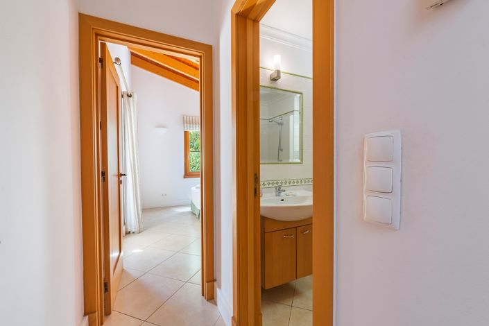 Image No.32-4 Bed Villa for sale