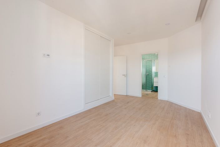 Image No.16-3 Bed Apartment for sale