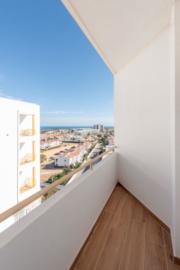 Image No.21-3 Bed Apartment for sale