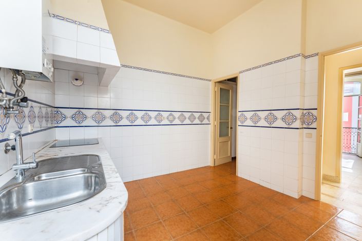 Image No.17-4 Bed Apartment for sale