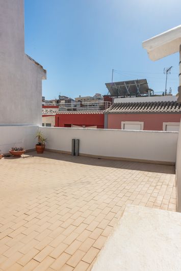 Image No.19-4 Bed Apartment for sale