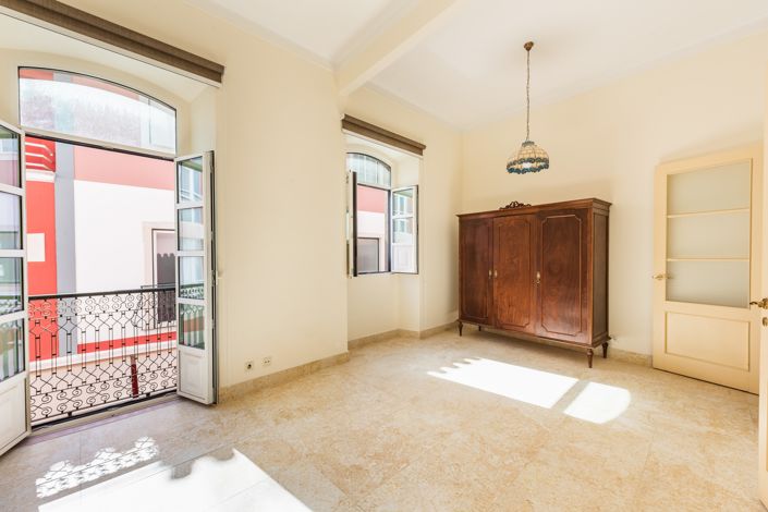Image No.8-4 Bed Apartment for sale