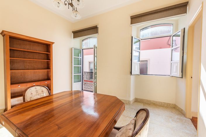 Image No.10-4 Bed Apartment for sale