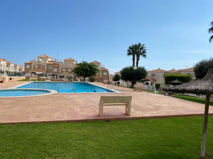 Image No.2-Villa / Détaché de 3 chambres à vendre à Torrevieja