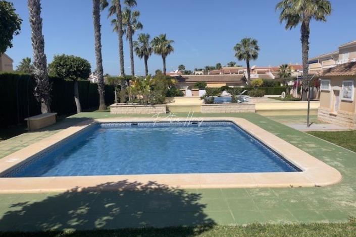 Image No.2-Jumelé de 3 chambres à vendre à Dona Pepa