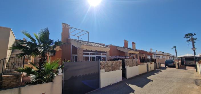 Image No.1-Villa / Détaché de 2 chambres à vendre à Guardamar del Segura