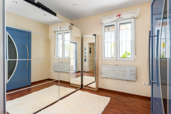 Image No.18-3 Bed Villa / Detached for sale