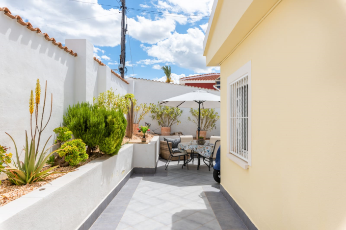 Image No.23-3 Bed Villa / Detached for sale